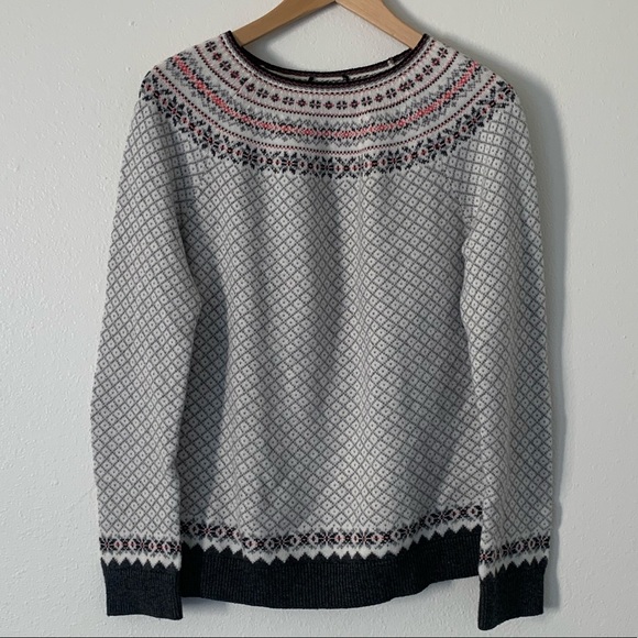 {SOLD} LOFT | Grey and White Fair Aisle Crew Neck Sweater with Pink Accent - Picture 1 of 4